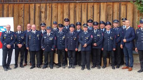 Sie leisten seit 40 Jahren aktiven Dienst bei den Feuerwehren im Landkreis.
