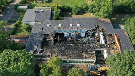 Bei einem Brand in der Nacht des 15. Juli wurde der Kindergarten Heilig Geist zerstört. Inzwischen steht fest, dass zwei Jugendliche eine Mülltonne in Brand gesteckt hatten.