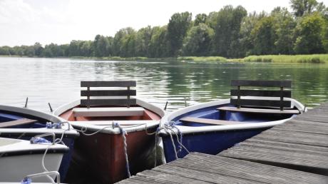 Arbeiten und urlauben mit Seeblick - beides ist am Augsburger Kuhsee möglich. Und man kann sogar Boote ausleihen.