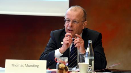 Berichtete im Kreistag über die Lage der Sparkasse Schwaben – Bodensee: Vorstandschef Thomas Munding.