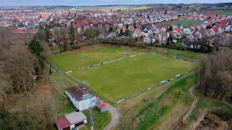 Ein Jahr lang lag der Fußballplatz im Hindenburgpark verwaist. Ab dem 20. August 2023 wird hier wieder um Punkte gespielt - in der B-Klasse West 1.