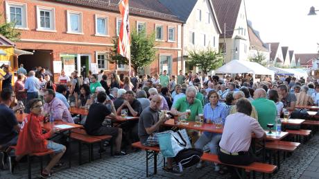 Auf viele Besucherinnen und Besucher hoffen die Aktiven beim 31. Burgheimer Marktfest. Der Marktplatz wird dann zur Partymeile.