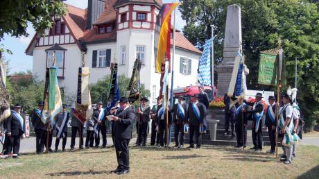 Die Ansprache vor dem Kriegerdenkmal hielt Vereinsvorsitzender Eduard Spinnler.