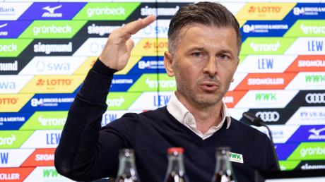 Marinko Jurendic gab am Donnerstag seine erste Pressekonferenz als Sportdirektor des FC Augsburg.