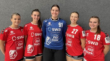 Sie sind neu bei den Drittliga-Handballerinnen des TSV Haunstetten: (von links) Anne Huber, Somma Dieterich, Marie Lindnau, Marie Prokop und Sina Bosch.