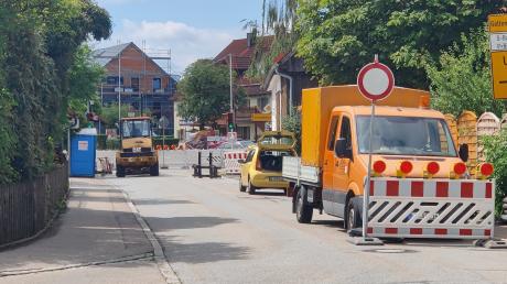 Bis längstens 25. August ist die Durchfahrt auf der Hauptstraße in Eresing unterbrochen und der Verkehr wird über die Römerstraße umgeleitet.