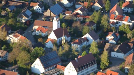 In Wiedergeltingen ist der Bedarf an Baugebieten wie in vielen anderen Gemeinden auch größer als das Angebot. Der Bodenrichtwert spielt bei der Kalkulation der Preise für Bauland eine wichtige Rolle.  (Symbolbild)
