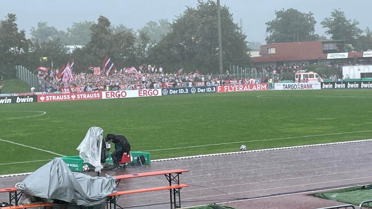 #Illertissen/Laupheim: Unwetter mit Hagel im Raum Ulm: DFB-Pokalspiel in Illertissen unterbrochen