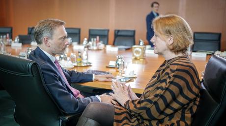 Bundesfamilienministerin Lisa Paus (Grüne) fürchtet wegen Lindners Wachstumschancengesetz um die Kindergrundsicherung.