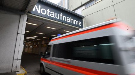 Die Notaufnahme an der Uniklinik Augsburg (UKA) soll neue Strukturen bekommen. Welche genau, ist aktuell noch offen.