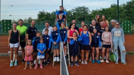 Spannende Duelle gab es beim Eltern-Kind-Turnier des TC Riesbürg zu sehen.
