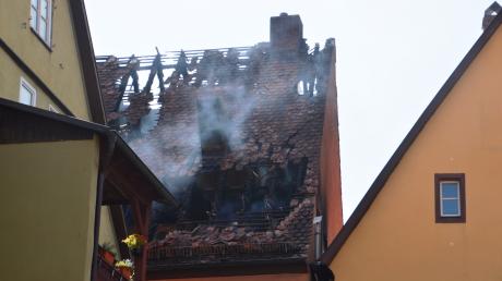 Der Dachstuhl des Hotel und Restaurants Eisenkrug brannte völlig aus. 