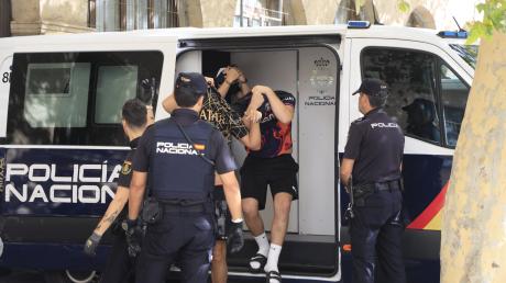 Seit Mitte Juli sitzen fünf Deutsche in Untersuchungshaft, weil sie an der „Ballermann“-Partymeile Playa de Palma eine 18-jährige deutsche Touristin nach durchzechter Nacht missbraucht haben sollen. 