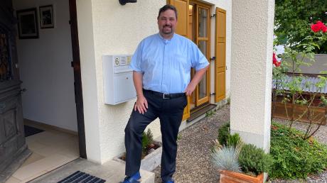 Er tritt die Nachfolge von Pfarrer Vinson Nirappel in Ehekirchen an: Max Bauer. Der 40-Jährige war zuvor zehn Jahre in der Gemeinde Affing im Nachbarlandkreis Aichach-Friedberg tätig.