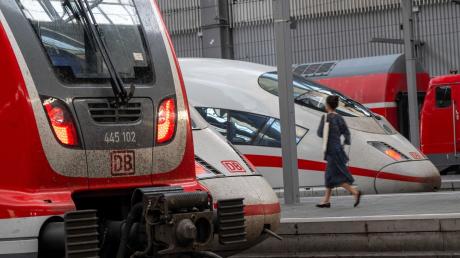 In den kommenden Wochen ist der Münchner Flughafen wegen Bauarbeiten an den S-Bahn-Linen nur mit Schienenersatzverkehr erreichbar. 