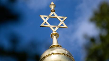 In Wallerstein gab es jahrhundertelang eine jüdische Gemeinde. Das Bild zeigt den Davidstern auf der Kuppel des Centrum Judaicum.