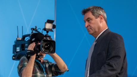 Markus Söder (CSU), Ministerpräsident von Bayern, kommt nach dem Sonder-Koalitionsausschuss zur abschließenden Pressekonferenz.