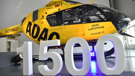 Die Firma Airbus Helicopters hat in Donauwörth die 1500. Maschine vom Typ EC135/H135 ausgeliefert. Den Hubschrauber übernahm die ADAC Luftrettung.