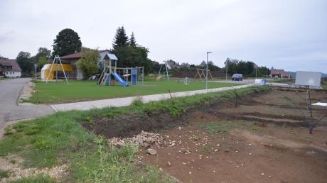 Der Zaun des Spielplatzes war Thema im Gemeinderat. 