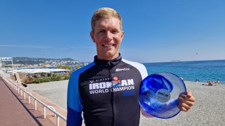 Lukas Stahl aus Horgau, Triathlet der TG Viktoria Augsburg, gewinnt beim Ironman in Nizza die Altersklasse 18 bis 24. 