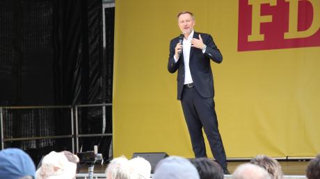 "Nicht be-, sondern entlasten", sagte Christian Lindner am Ingolstädter Rathausplatz. Fokus seiner Rede war die Wirtschaft. 