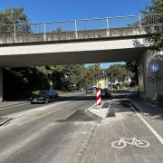 Der neue Fahrradweg an der Augsburger Straße in Neuburg sorgt für viel Kritik.