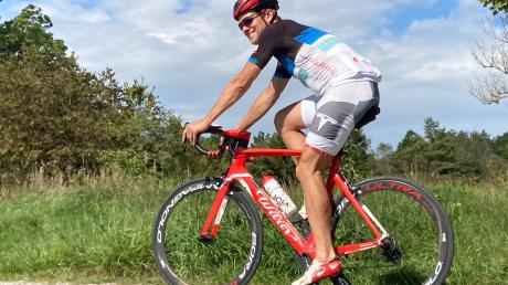 Sowohl dienstlich als auch in seiner Freizeit nutzt der Geltendorfer Bürgermeister Robert Sedlmayr (ÖDP) gerne sein Rennrad.