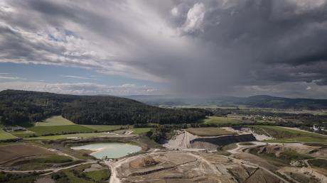 Die Drohnenaufnahme zeigt das Haberstal in der Gemeinde Stadel. Hier könnte in einigen Jahren das geologische Tiefenlager der Schweiz entstehen.