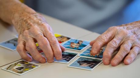 Insbesondere Senioren sollen von der "Quartier-Pflege" profitieren. Das Konzept wird im Landkreis Landsberg in Erpfting und Geltendorf erprobt.