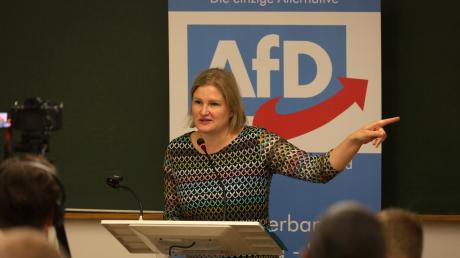 AfD-Landtagsabgeordnete Katrin Ebner-Steiner sprach bei einer Wahlkampfveranstaltung im Augsburger Zeughaus.