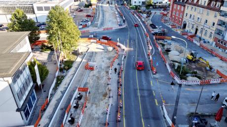 Die Reuttier Straße ist derzeit ein ziemliches Nadelöhr. Bis der Umbau abgeschlossen ist, wird es noch mehr als ein Jahr dauern. 