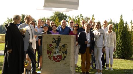 Im Golfclub Hochstatt wurde der Geschichtsstein feierlich eingeweiht.