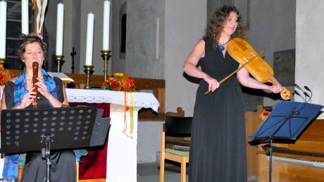 Das Duo Vortex (Valentina Bellanova mit der Flöte, Tamara Soldan mit der Fidel) spielte in der Klosterkirche Auhausen mittelalterliche Musik.