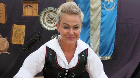 Tünde Maucher stammt aus Ungarn. Beim Dorffest in Bedernau bereitete sie ungarische Baumkuchen zu.