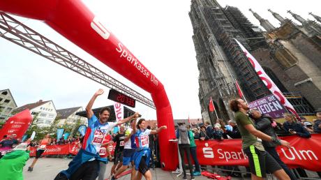 Am 1. Oktober testen wieder Tausende Laufbegeisterte beim Einstein-Marathon ihre Grenzen. Zieleinlauf ist wieder auf dem Münsterplatz.