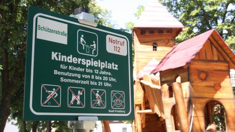 Der Spielplatz im Friedberger Schlosspark ist ein Besuchermagnet.  Dennoch überschreitet er von Größe und Ausstattung her nicht das übliche Maß, so das Verwaltungsgericht Augsburg.