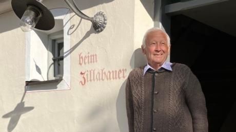 Erwin Mayer im früheren Zillenbauernhof in Blindheim. Das Bild entstand vor rund einem halben Jahr. Am Ostersonntag ist Erwin Mayer im Alter von 85 Jahren überraschend gestorben. 