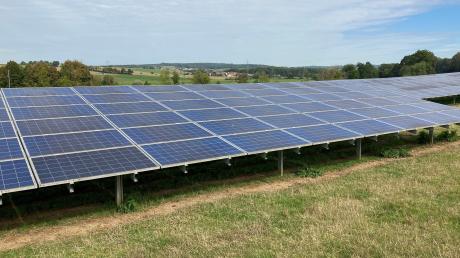 Große Freiflächen-Photovoltaikanlagen sollen in Oettinger Stadtteilen gebaut werden.