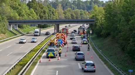 Auf der A96 bei Landsberg hat es einen schweren Unfall gegeben.