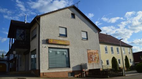 In die alte Bäckerei in Bergheim soll das neue Dorfgemeinschaftshaus einziehen. Beim Bürgerentscheid am Sonntag stimmten die Bürgerinnen und Bürger ab, wie es aussehen soll.