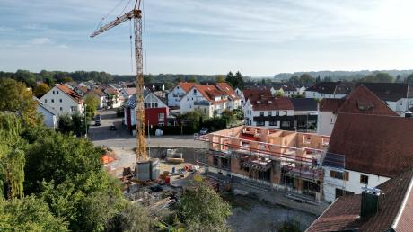 Die Firma Nägele Bau errichtet in Burlafingen aktuell zwei Mehrfamilienhäuser. Größere Bauprojekte wurden zuletzt aufgrund der aktuellen Situation nicht mehr angegangen.