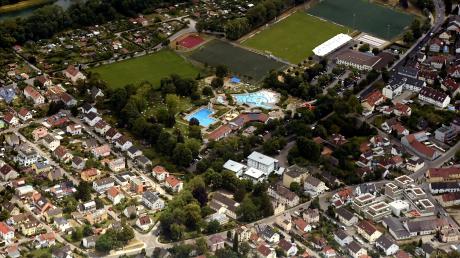Eine Wohnanlage soll statt der Villa rechts von der Gersthofer Gerfriedswelle entstehen. Die Planungen sind derzeit in der Zielgeraden.