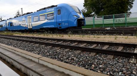 Aufgrund von Gleisarbeiten bei Meitingen müssen Zuggäste noch etwas Geduld haben.