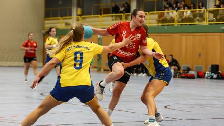 Lina Schrempel und die Aichacher Handballerinnen wollen nach dem Sieg gegen Pfaffenhofen auch in Landshut bestehen.