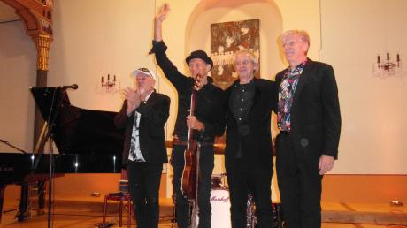 Diese Bluesformation riss das Publikum in der Alten Synagoge in Binswangen vom Hocker: von links Georg Schröter, Abi Wallenstein, Marc Breitfelder und Torsten Zwingenberger.
