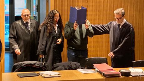 Vor dem Amtsgericht Neu-Ulm wurde der Verursacher des tödlichen B28-Unfalls bei Senden zu einer Gefängnisstrafe verurteilt. Nun kommt es zum Berufungsprozess.