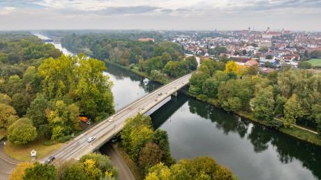 Die Dillinger Donaubrücke muss ab Montag, 30. Oktober, wegen einer dringend notwendigen Sanierung für voraussichtlich zwei Wochen gesperrt werden. 