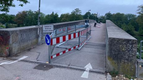 Seit dem Schwörwochenende ist der Donausteg wieder auf. Ab kommender Woche wird er wieder gesperrt.
