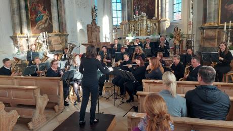 Der Musikverein Merching erfreute die Zuhörerinnen und Zuhörer mit warmen Klängen für die kalte Jahreszeit
