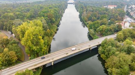 Die Donaubrücke in Dillingen  wird vom 30. Oktober bis voraussichtlich 10. November saniert. Dies dürfte das Verkehrschaos in Höchstädt verschärfen. 